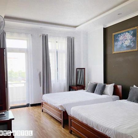 Hotel Khach San Minh Quang Phan Rang-Tháp Chàm Zewnętrze zdjęcie